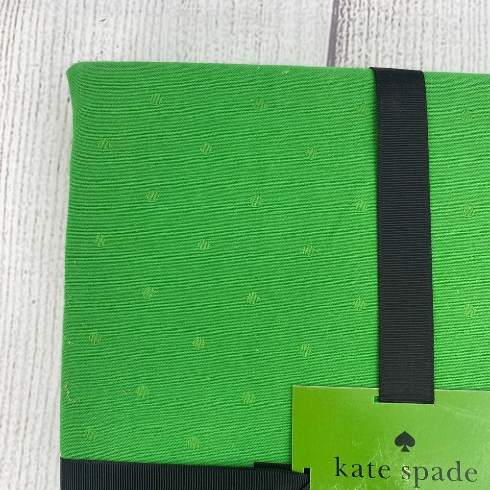 Kate Spade Tablecloth 60x120 Green Oblong Polka Dot Shamrock St Patrick Bright